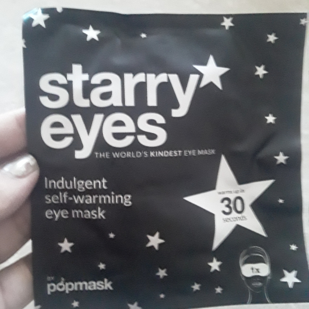 Indulgent self-warming eye mask